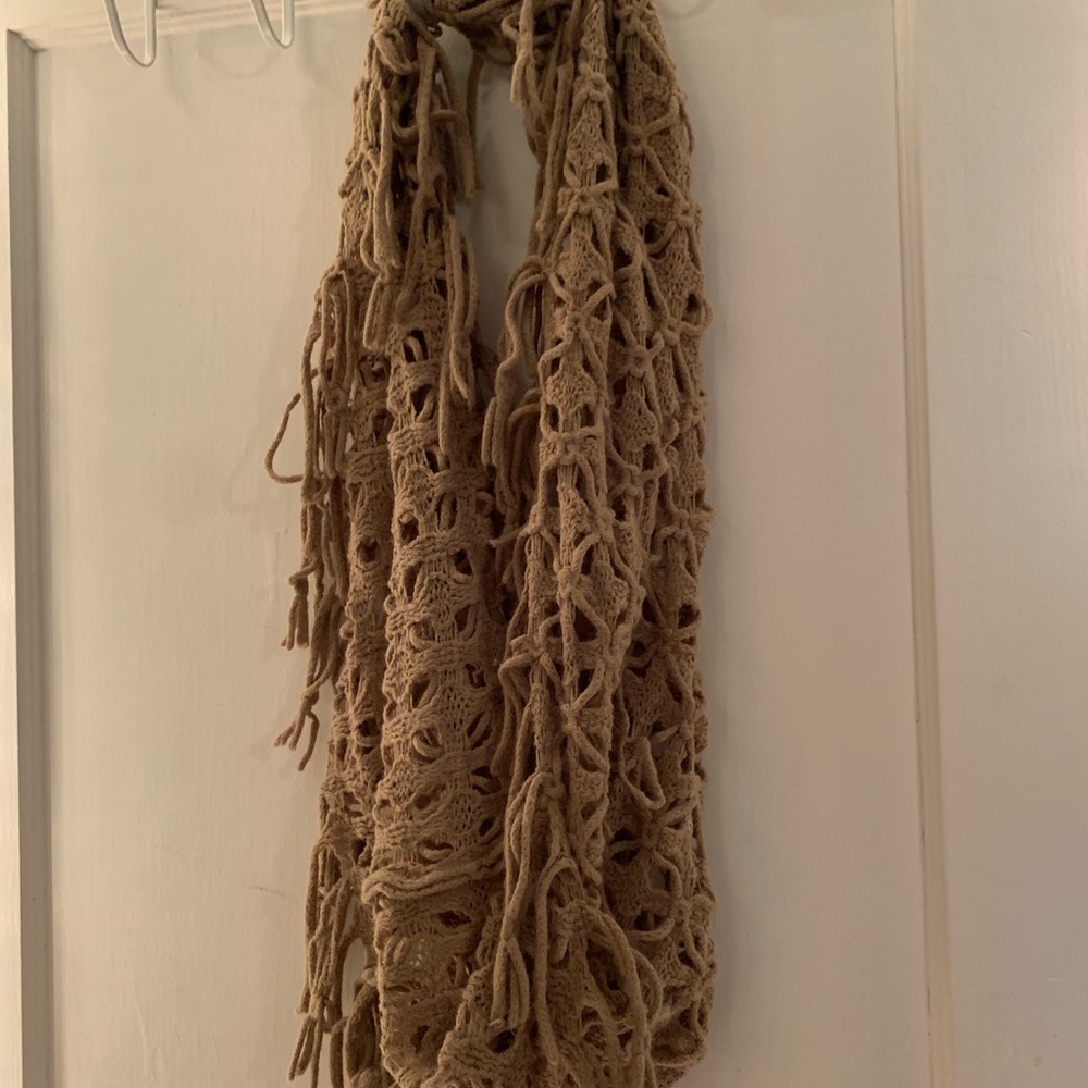 Buckle scarf